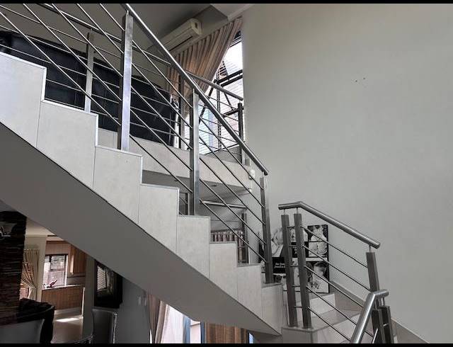 5 BEDROOM HOUSE FOR SALE IN ZAMBEZI COUNTRY ESTATE